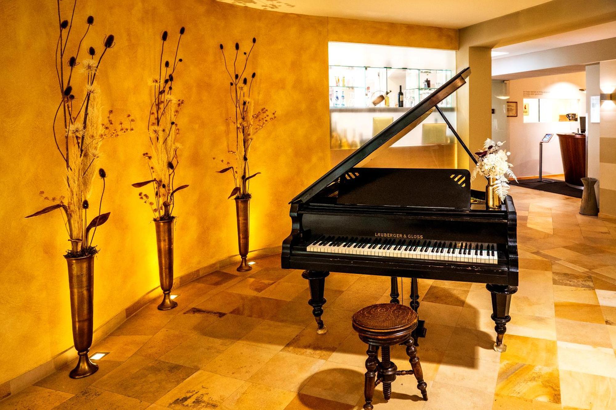 Der Kaiserhof Ried Ried im Innkreis Ngoại thất bức ảnh