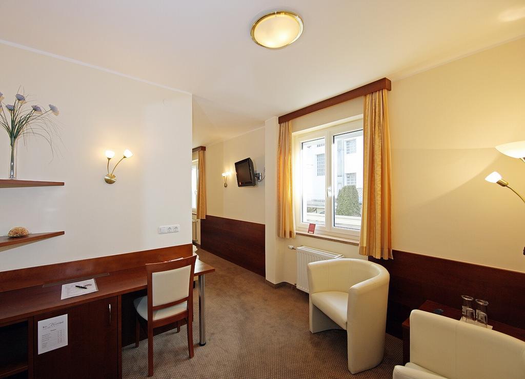 Der Kaiserhof Ried Ried im Innkreis Ngoại thất bức ảnh