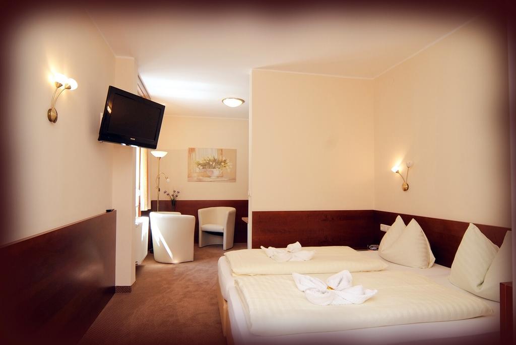 Der Kaiserhof Ried Ried im Innkreis Ngoại thất bức ảnh