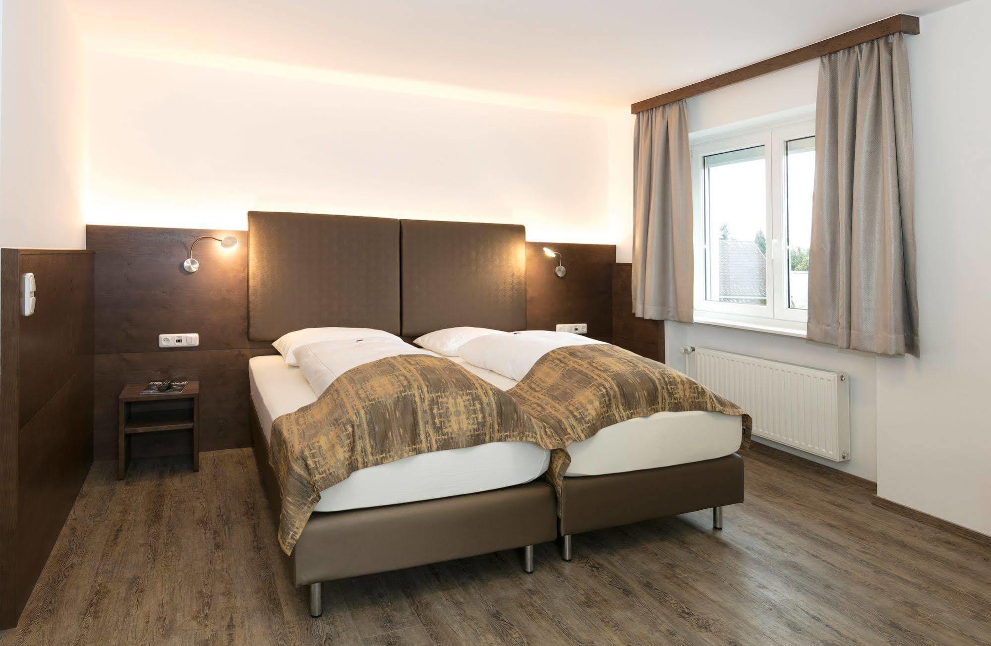 Der Kaiserhof Ried Ried im Innkreis Ngoại thất bức ảnh